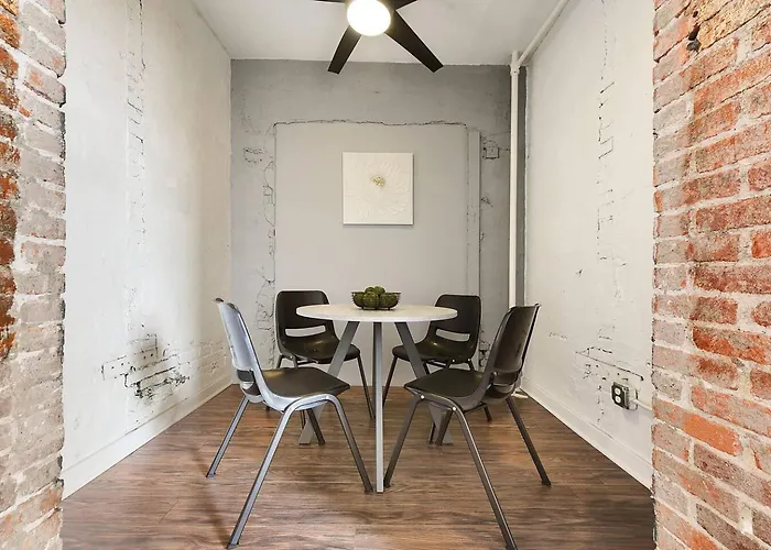 1 Bedroom Downtown With Roof View Pittsburgh